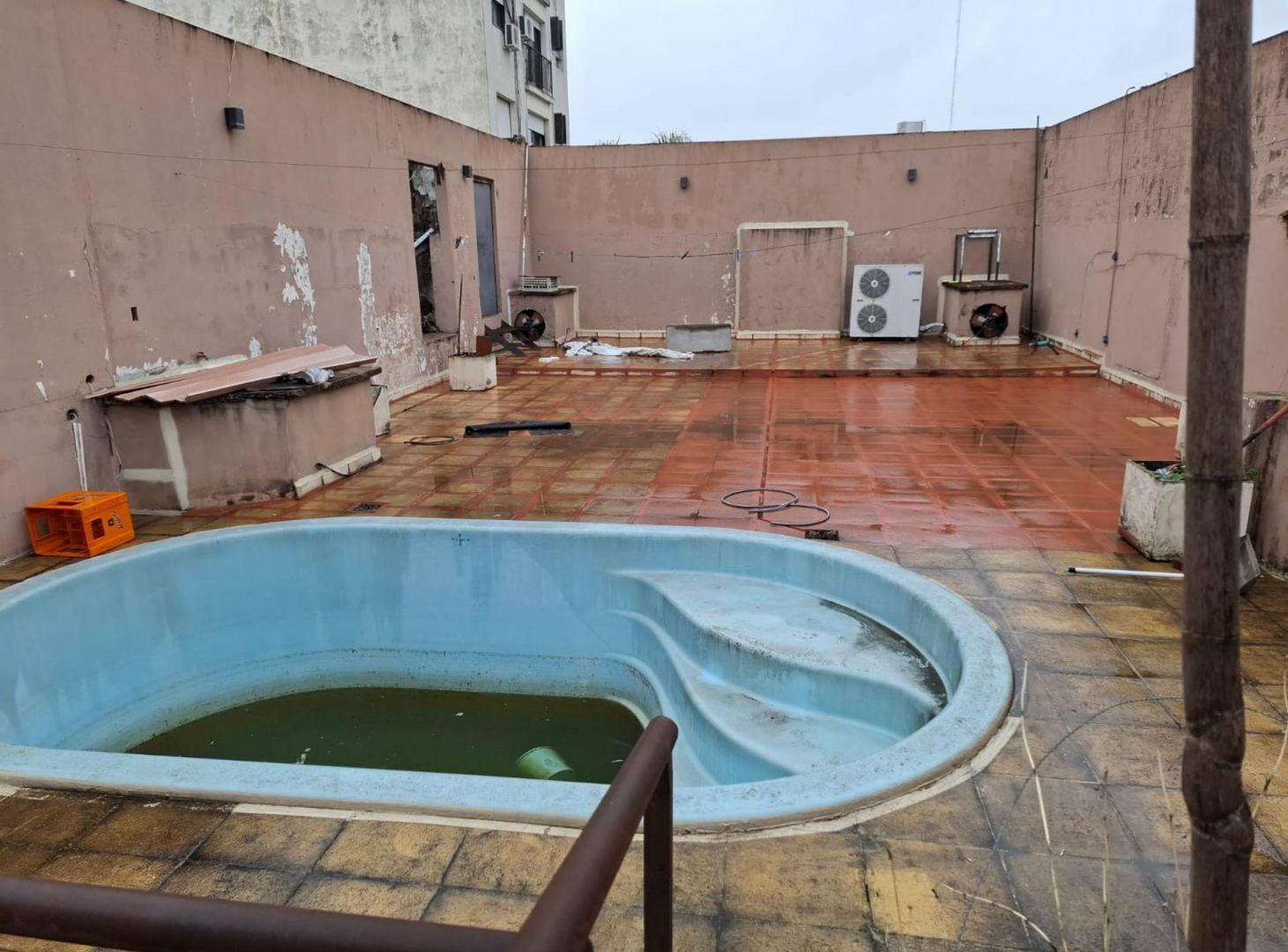 Foto de LOCAL Y DEPOSITO VENTA VILLA MITRE TERRAZA PILETA, imagen 4