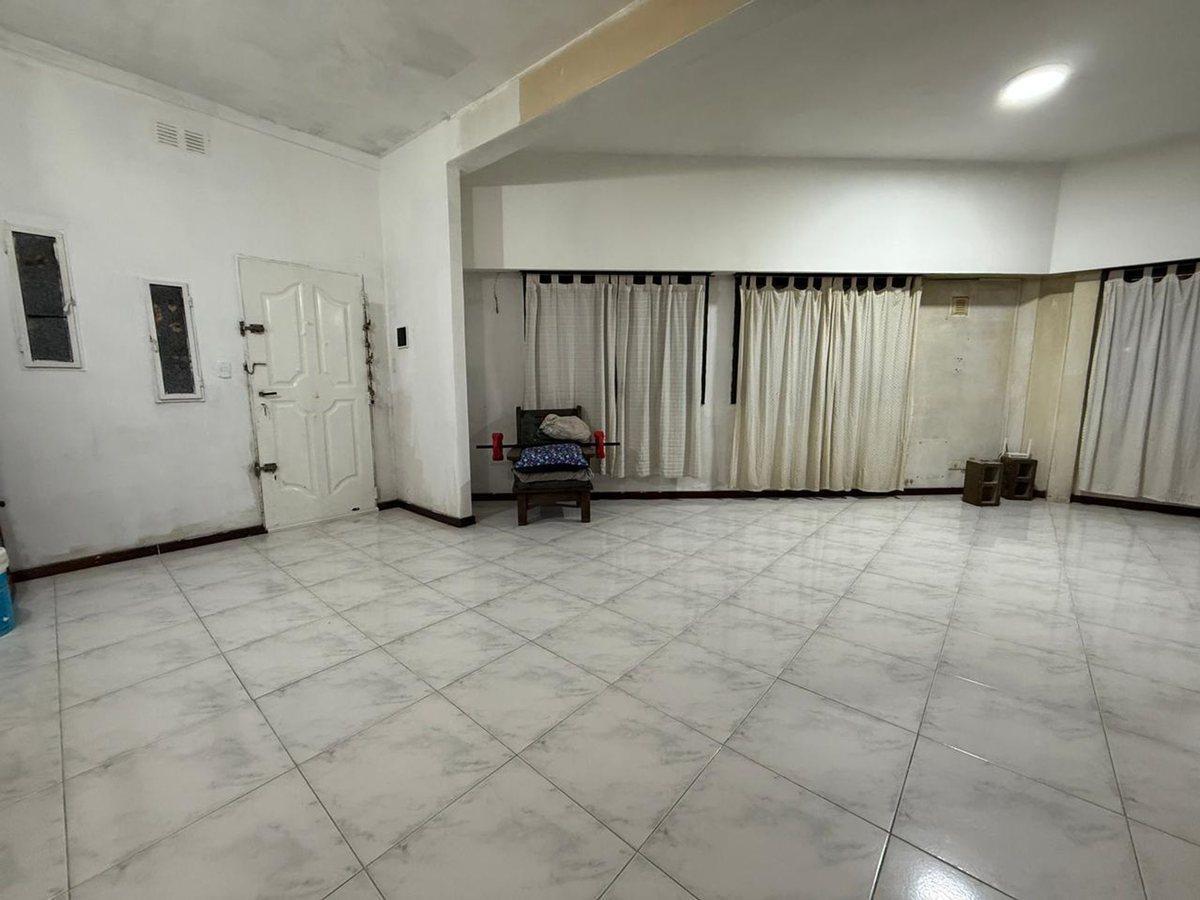 Foto de VENTA PH 4 AMB GARAGE PATIO CASTELAR APTO CREDITO, imagen 3