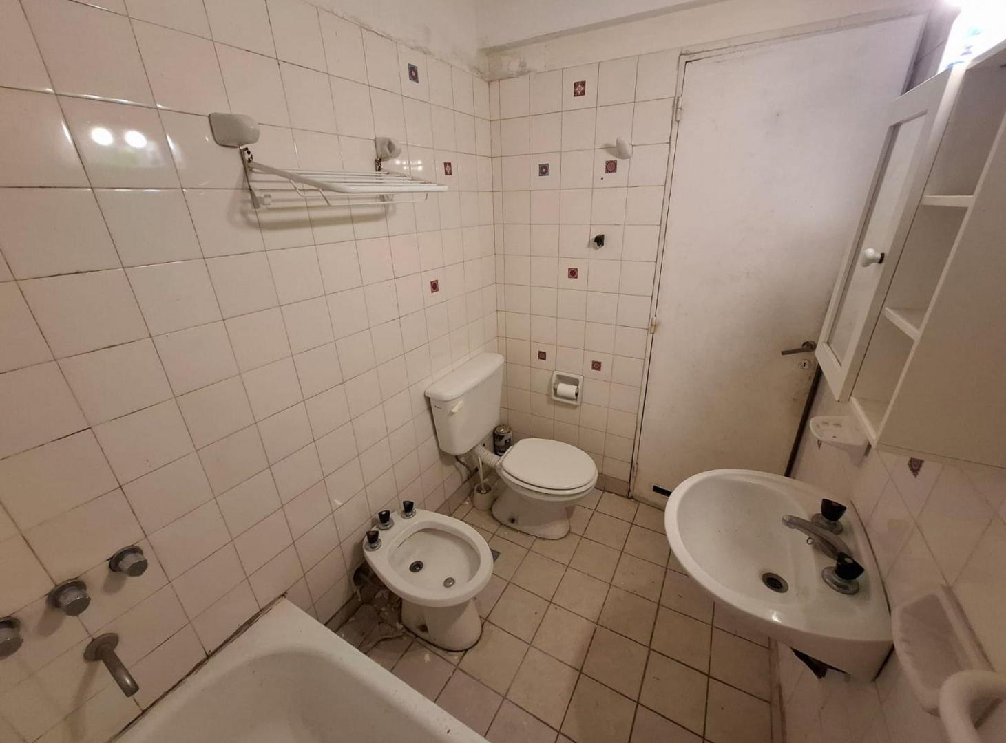 Foto de DPTO 4 AMB VENTA VILLA GRAL MITRE COCHERA, imagen 5