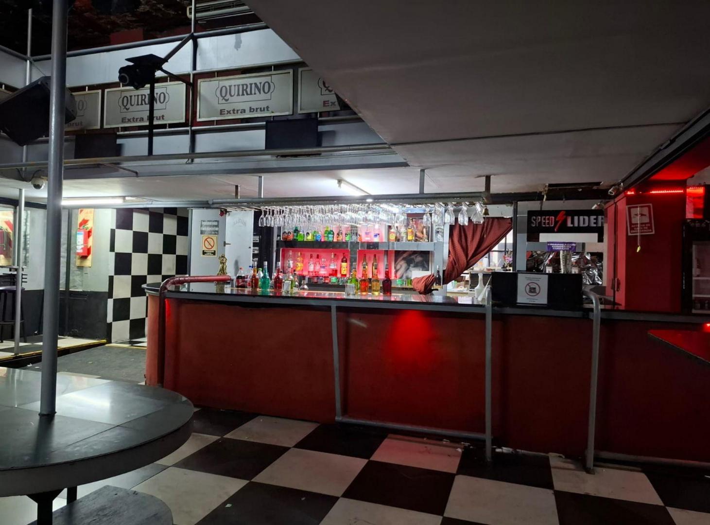 Foto de LOCAL Y DEPOSITO VENTA VILLA MITRE TERRAZA PILETA, imagen 2