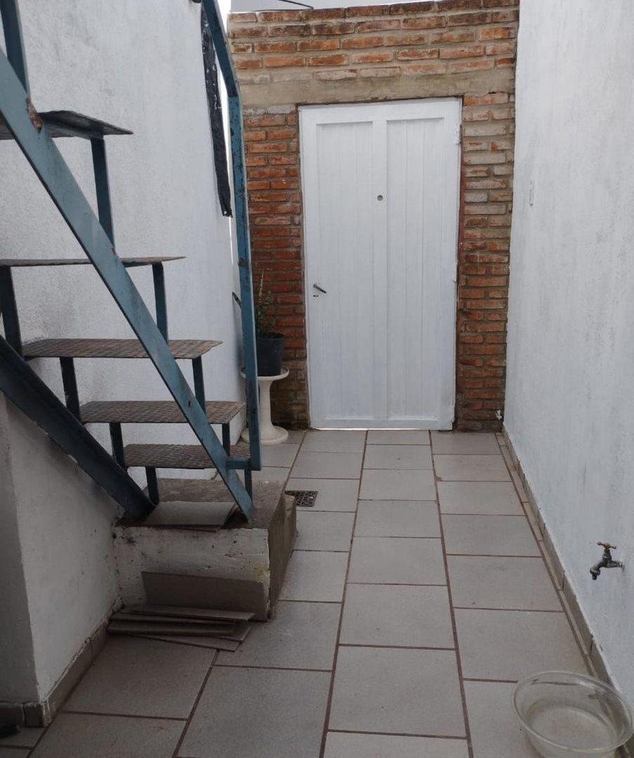 Foto de VENTA PH 2 AMB PB PATIO Y MONOAMBIENTE RAMOS MEJIA, imagen 5