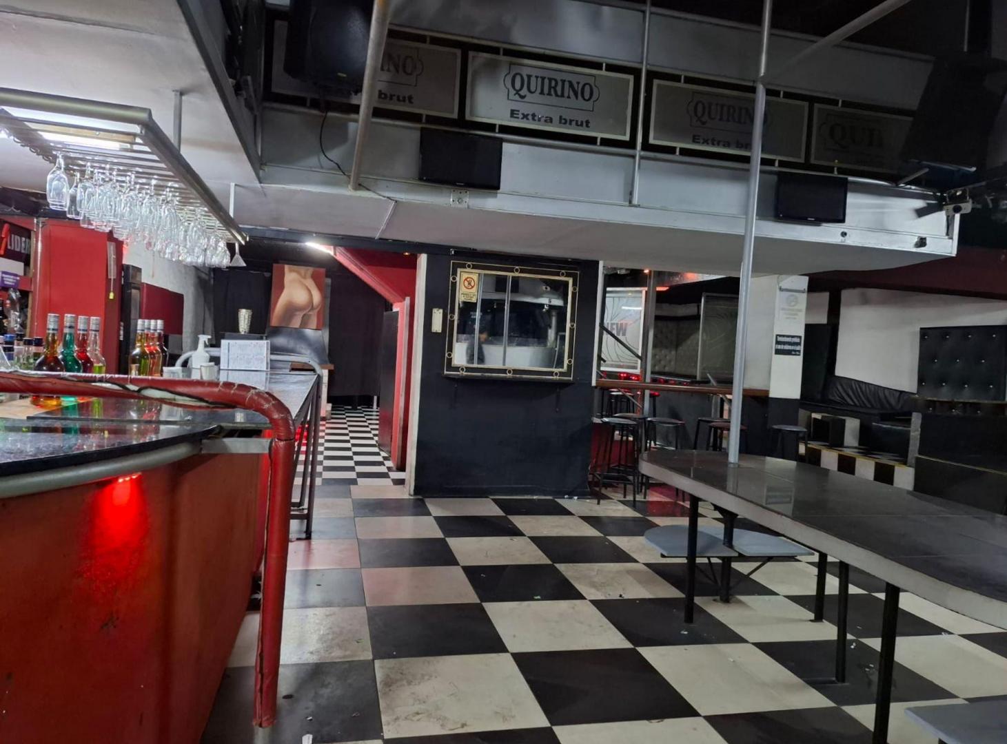 Foto de LOCAL Y DEPOSITO VENTA VILLA MITRE TERRAZA PILETA, imagen 3