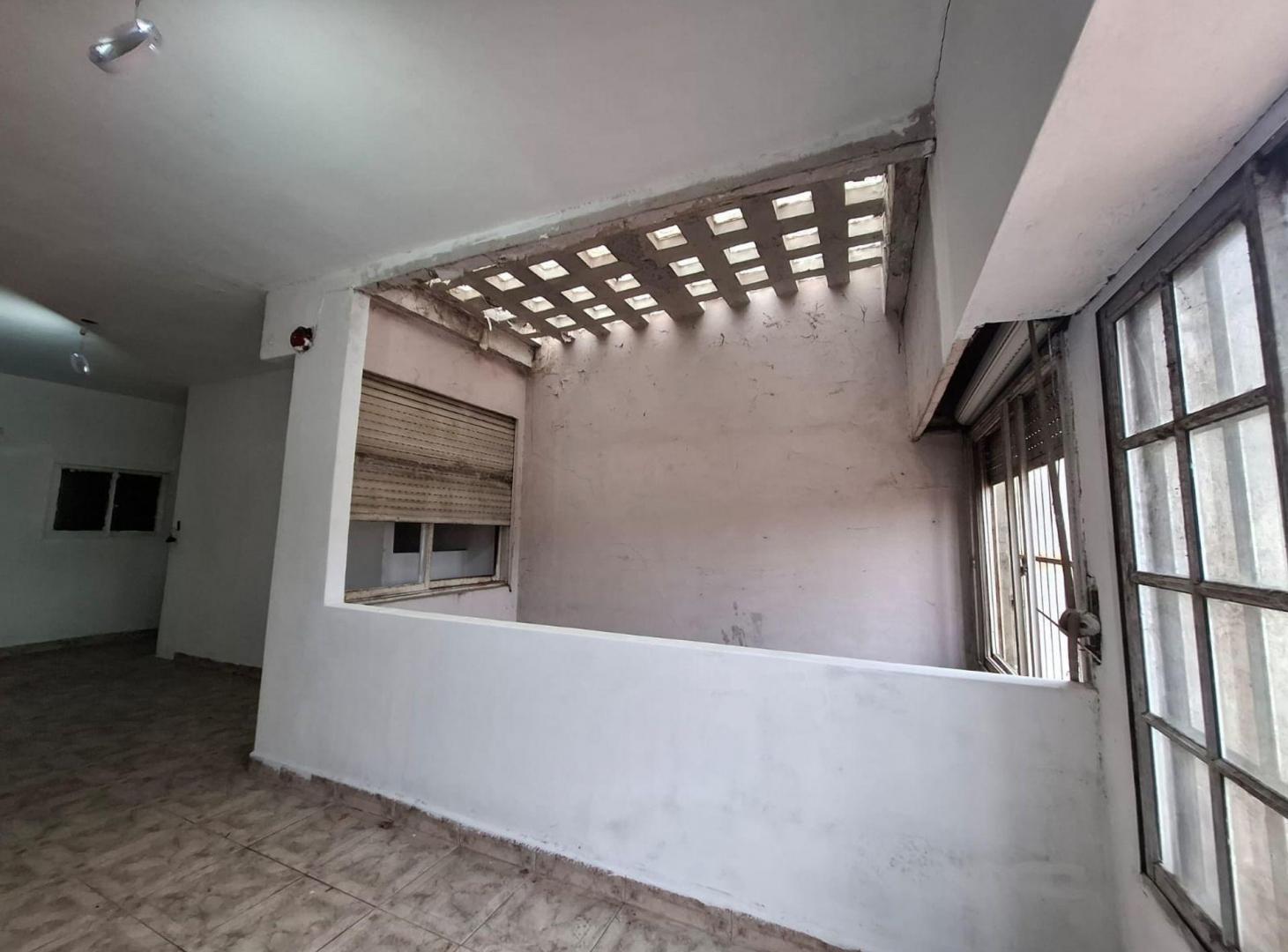 Foto de local deposito departamento 3 amb terraza Paternal, imagen 1
