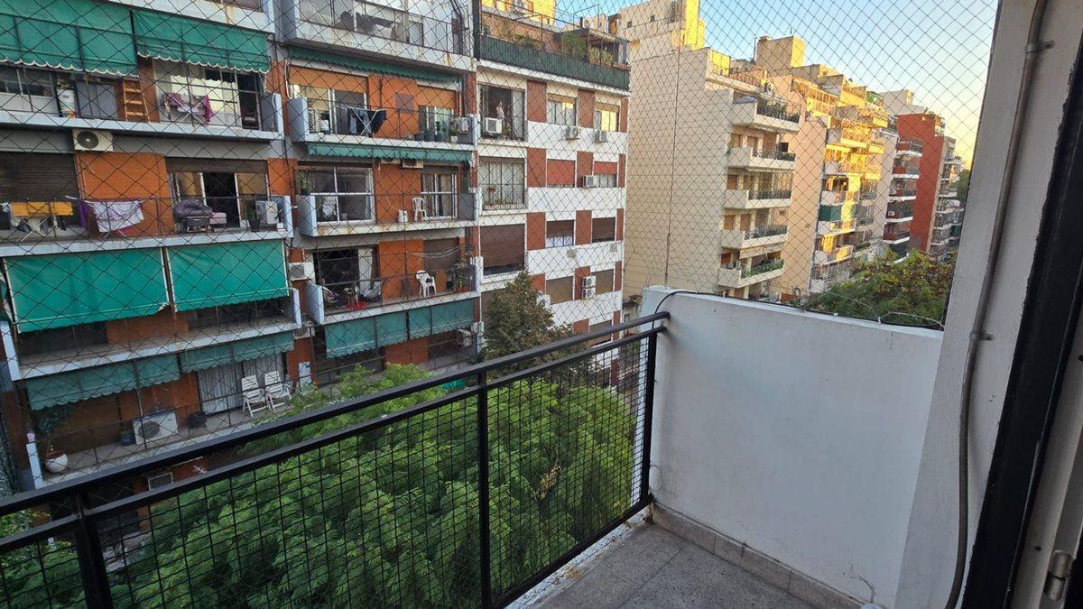 Foto de VENTA DEPARTAMENTO 3 AMB + DEPENDENCIA CABALLITO, imagen 3