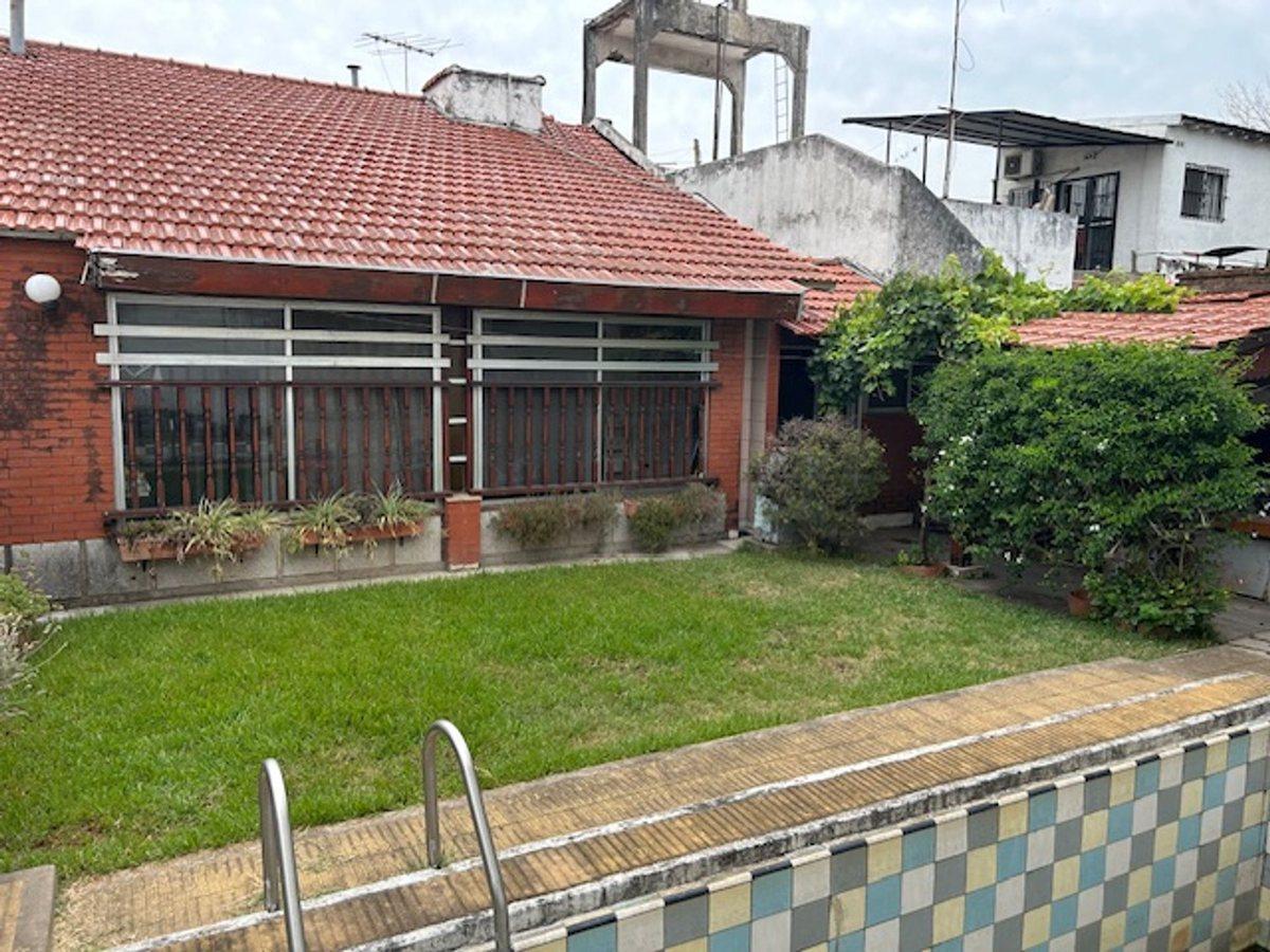 Foto de VENTA CASA 3 AMB.EN SAN ANDRES CON PILETA Y PARQUE, imagen 3