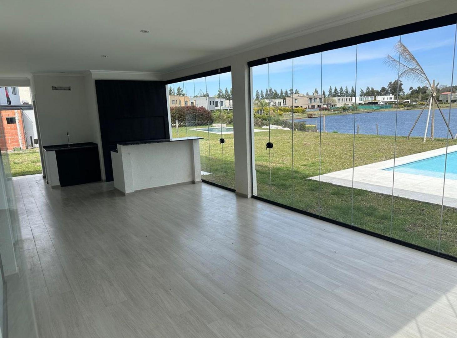 Foto de VENTA CASA 5 AMB AL AGUA ESTILO FRANCES S MATíAS, imagen 1