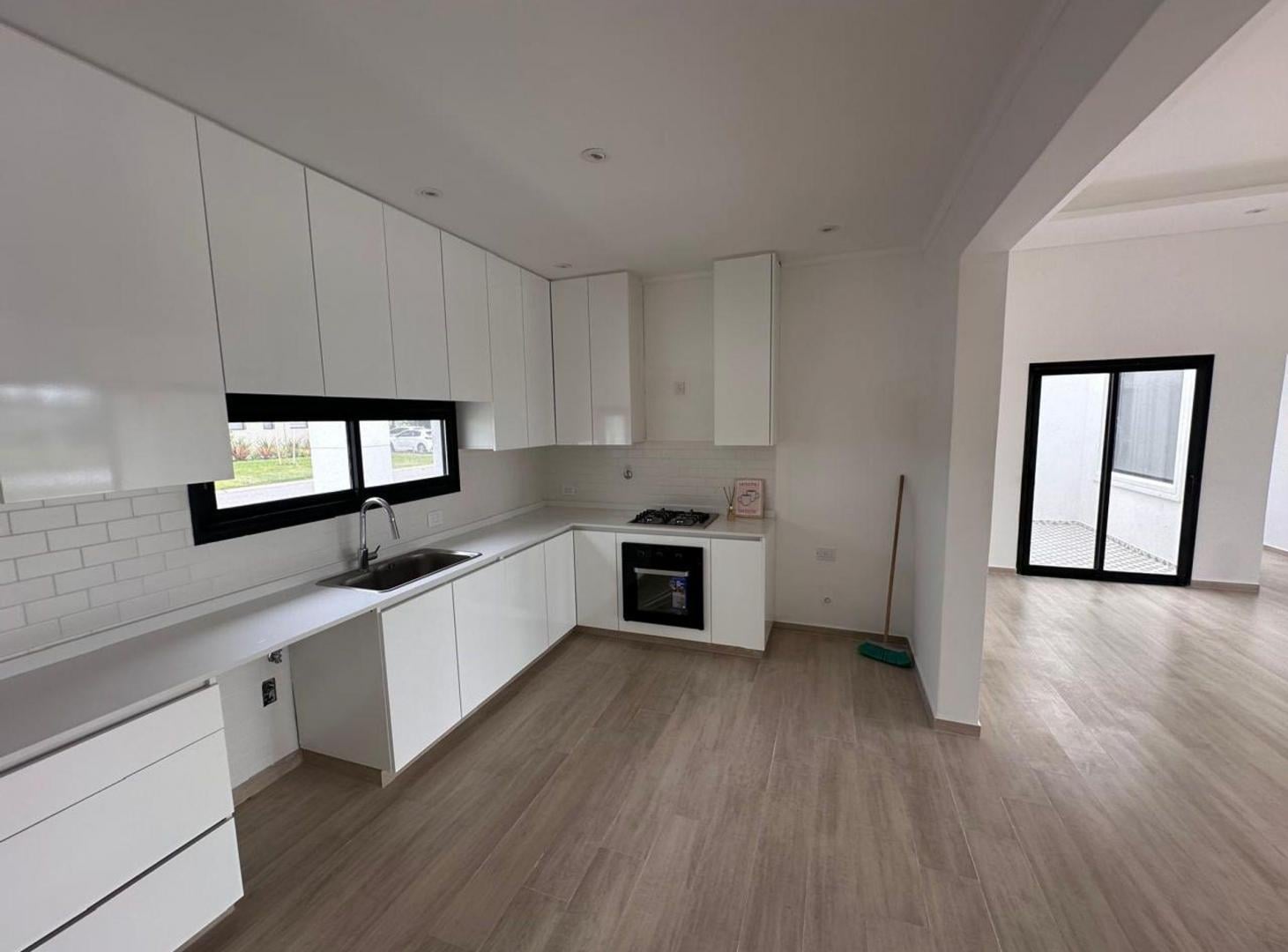 Foto de VENTA CASA 5 AMB AL AGUA ESTILO FRANCES MODERNO, imagen 2