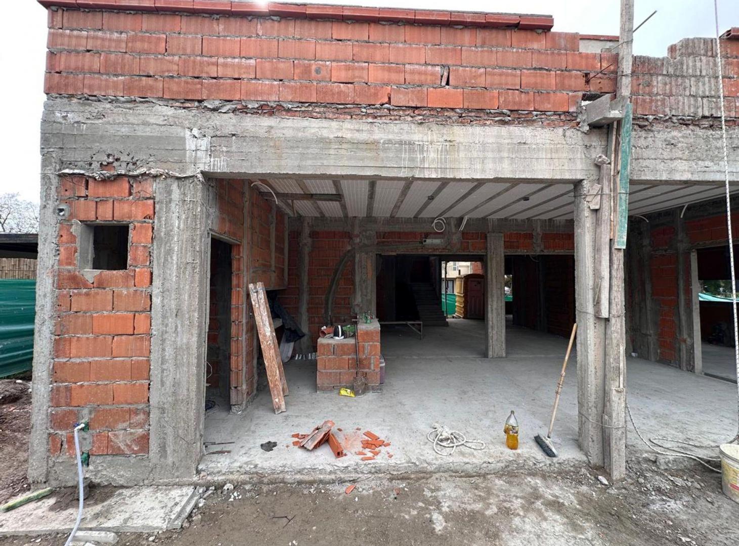 Foto de CASA EN VENTA 6 AMB EN 2 PLANTAS RASGOS MODERNOS, imagen 3