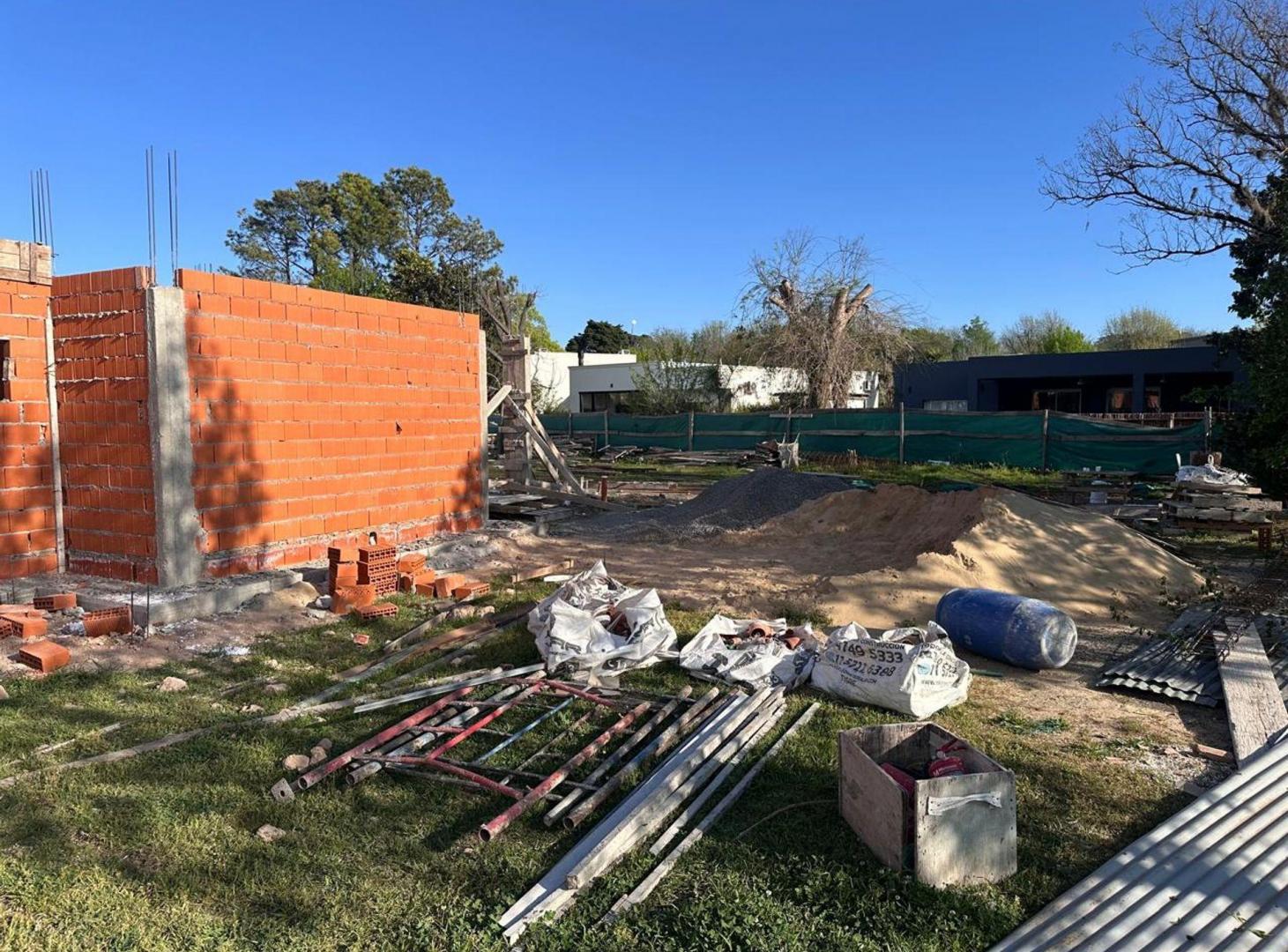 Foto de VENTA CASA 5 AMB 2 PLANTAS LOTE CENTRAL PISCINA, imagen 5