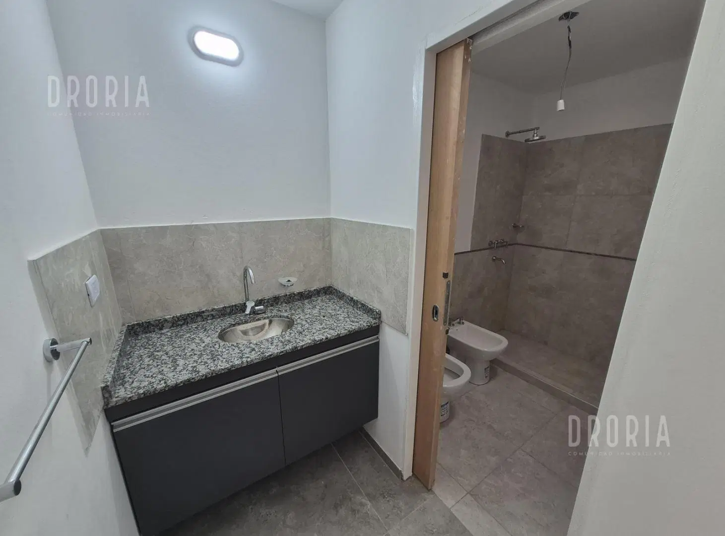 CASA sobre terreno 275m2 sup cub 140m2 en Cuestas de Manantiales 5