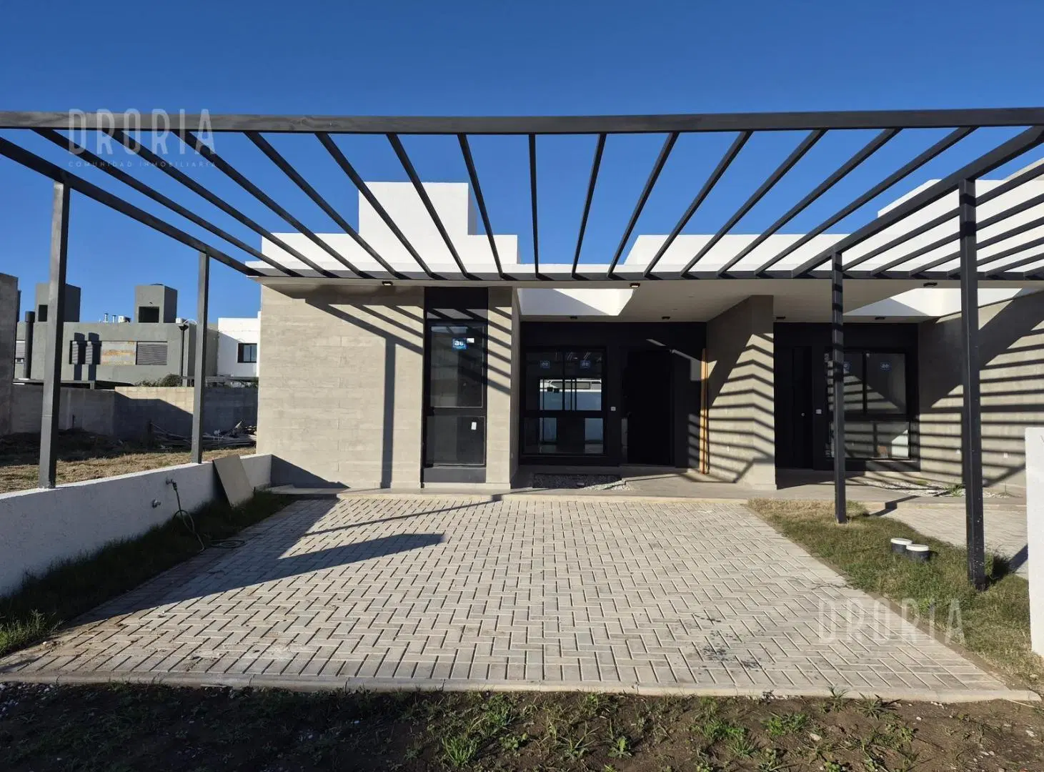 Se vende Duplex en Solares de Manantiales, sobre boulevard principal!!! Mza 55 Lote 19 1