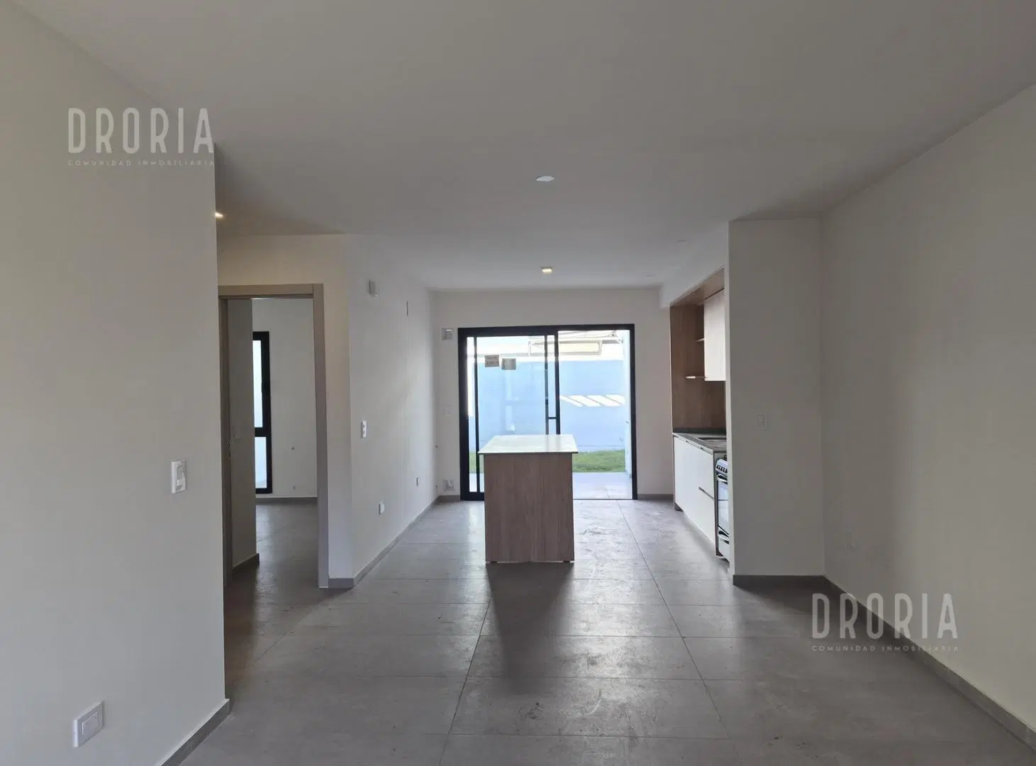 Se vende Duplex en Solares de Manantiales, sobre boulevard principal!!! Mza 55 Lote 19 4