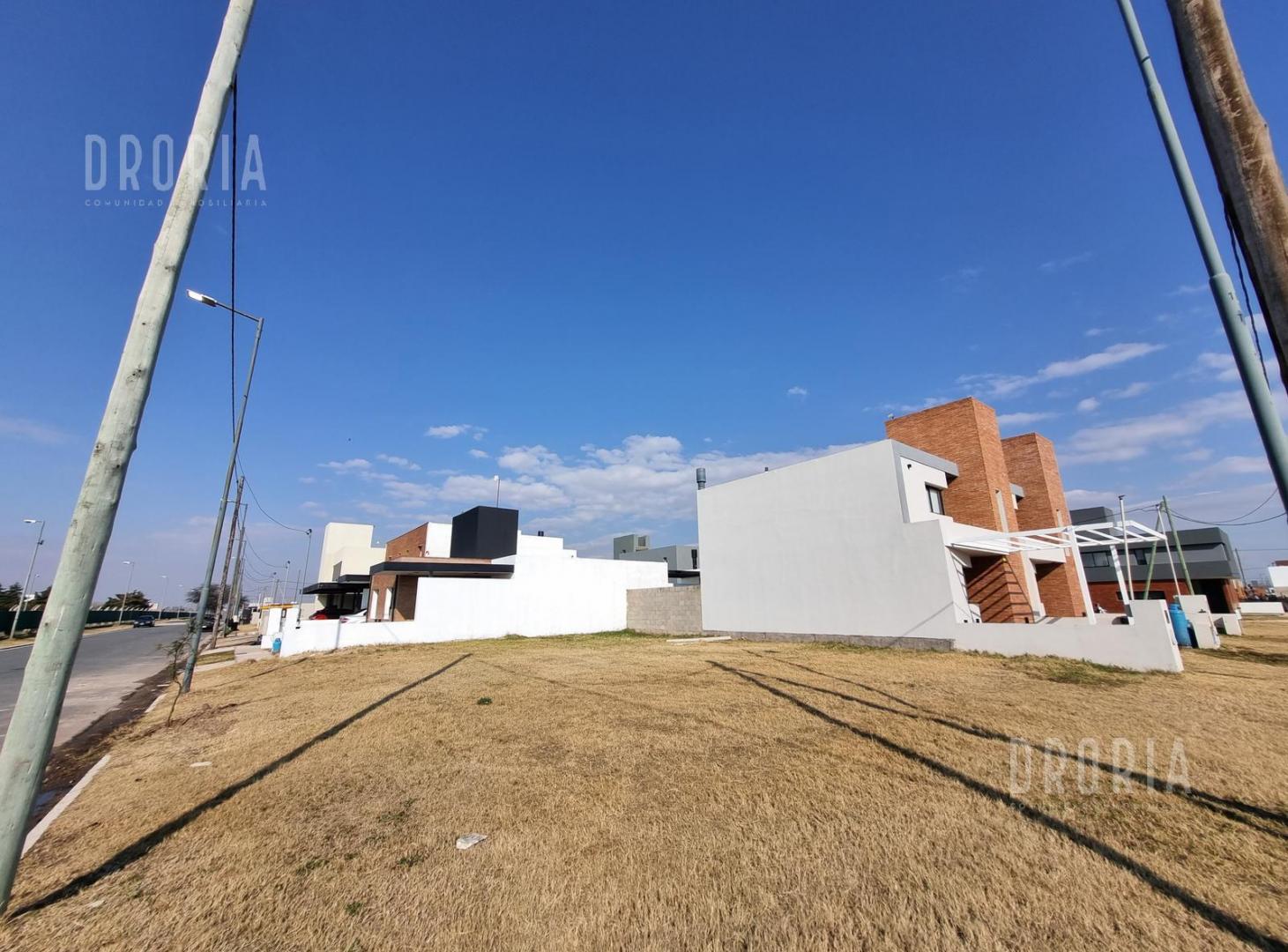 Foto de Lote frente espacio verde - Rincones de Manantiales, imagen 3