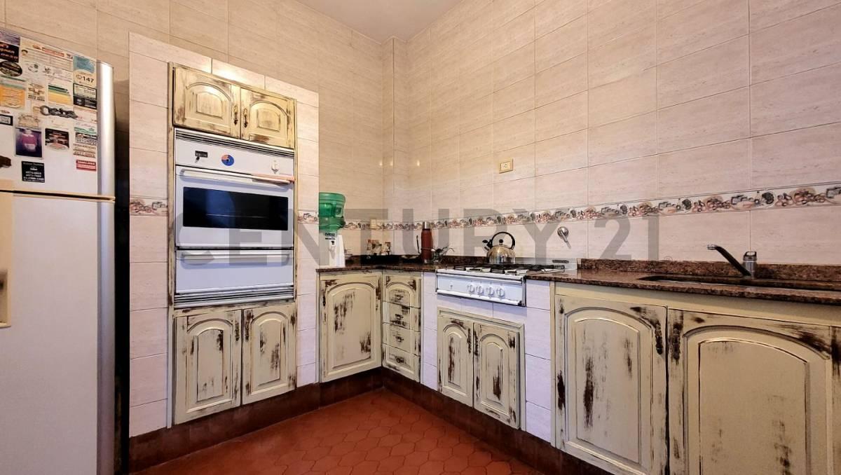 Venta PH 6 Ambientes con Cochera Cubierta, Terraza y Quincho Multifamiliar en Villa Pueyrredon 5