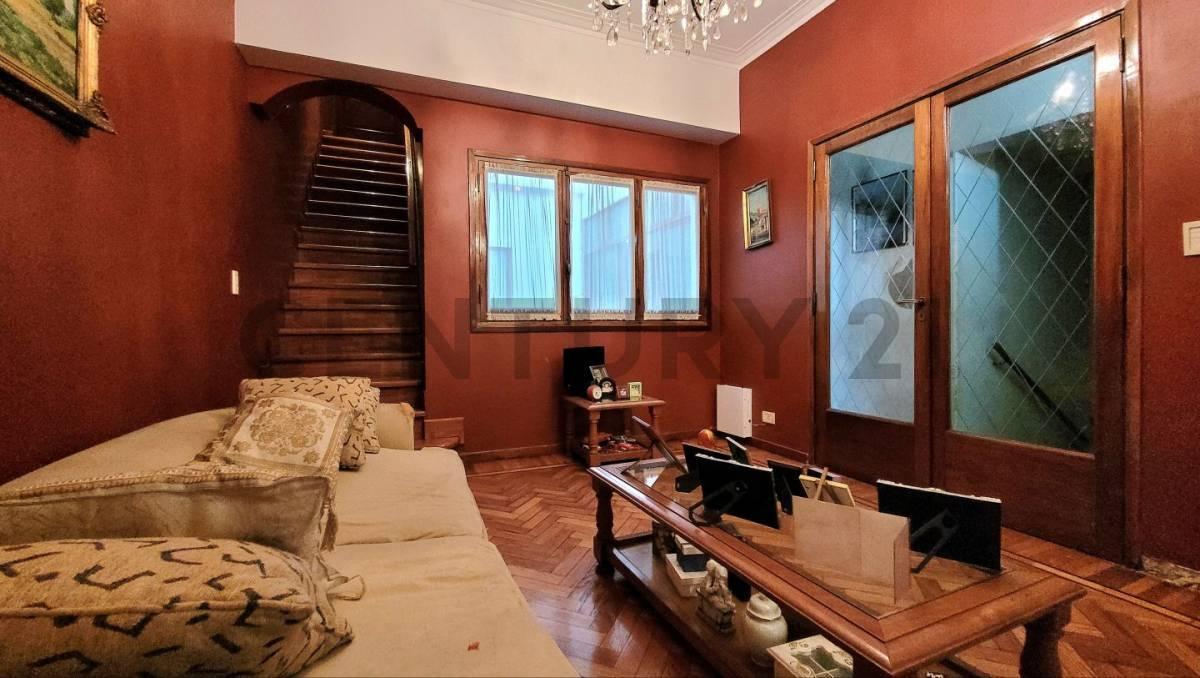 Venta PH 6 Ambientes con Cochera Cubierta, Terraza y Quincho Multifamiliar en Villa Pueyrredon 3