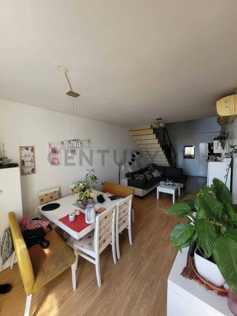 Departamento en duplex 4 ambientes - 3 baños completos - Villa Urquiza - Oportunidad