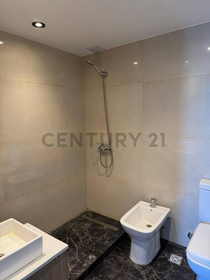 Venta Departamento 3 Ambientes C/balcón Al Frente en Parque Cha 2