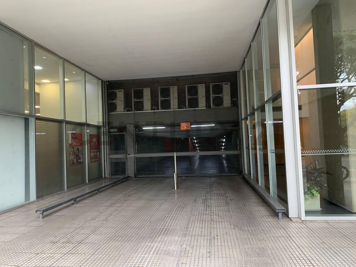 Venta cochera sobre Av Corrientes Chacarita