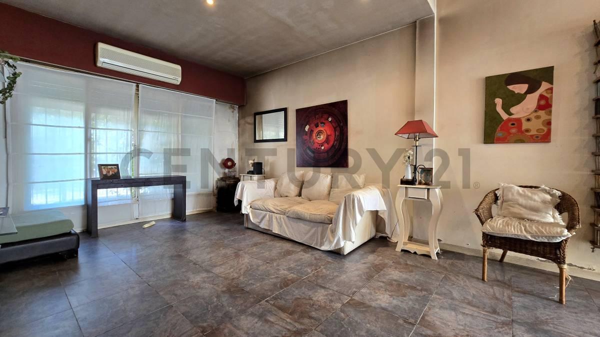 Venta Casa 6 Ambientes con Pileta en Olivos, Vicente Lopez 2