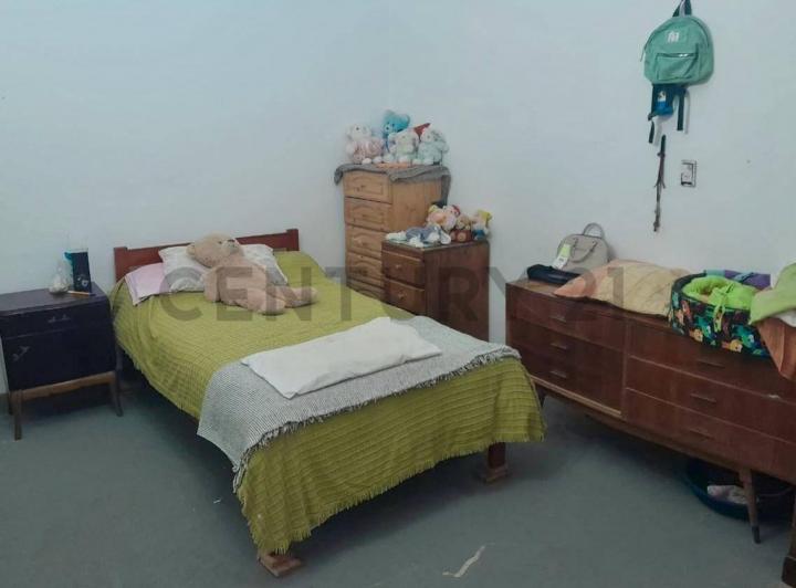 Oportunidad en San Martín – Casa de 4 ambientes a reciclar sobre lote de 379 m² 5