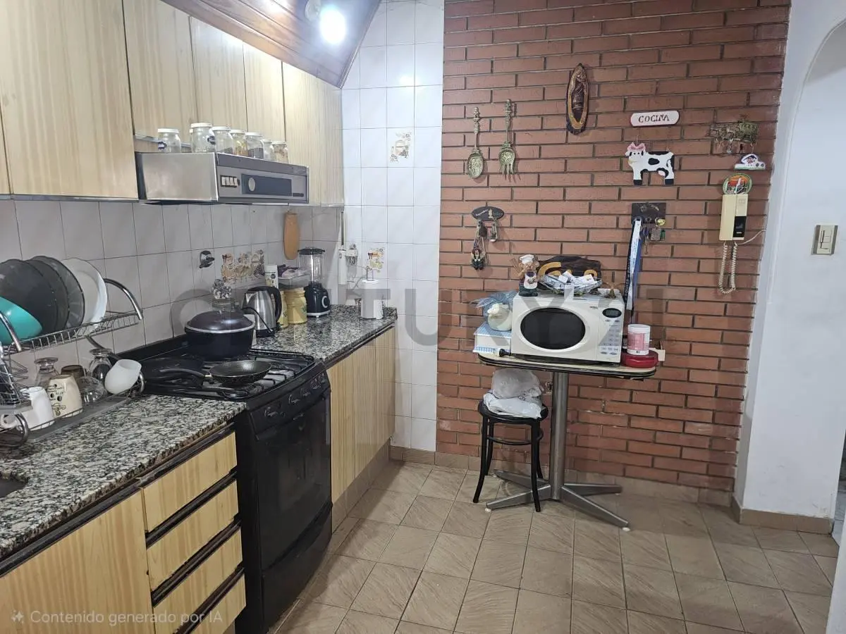Venta Casa 3 dormitorios en Caseros 3