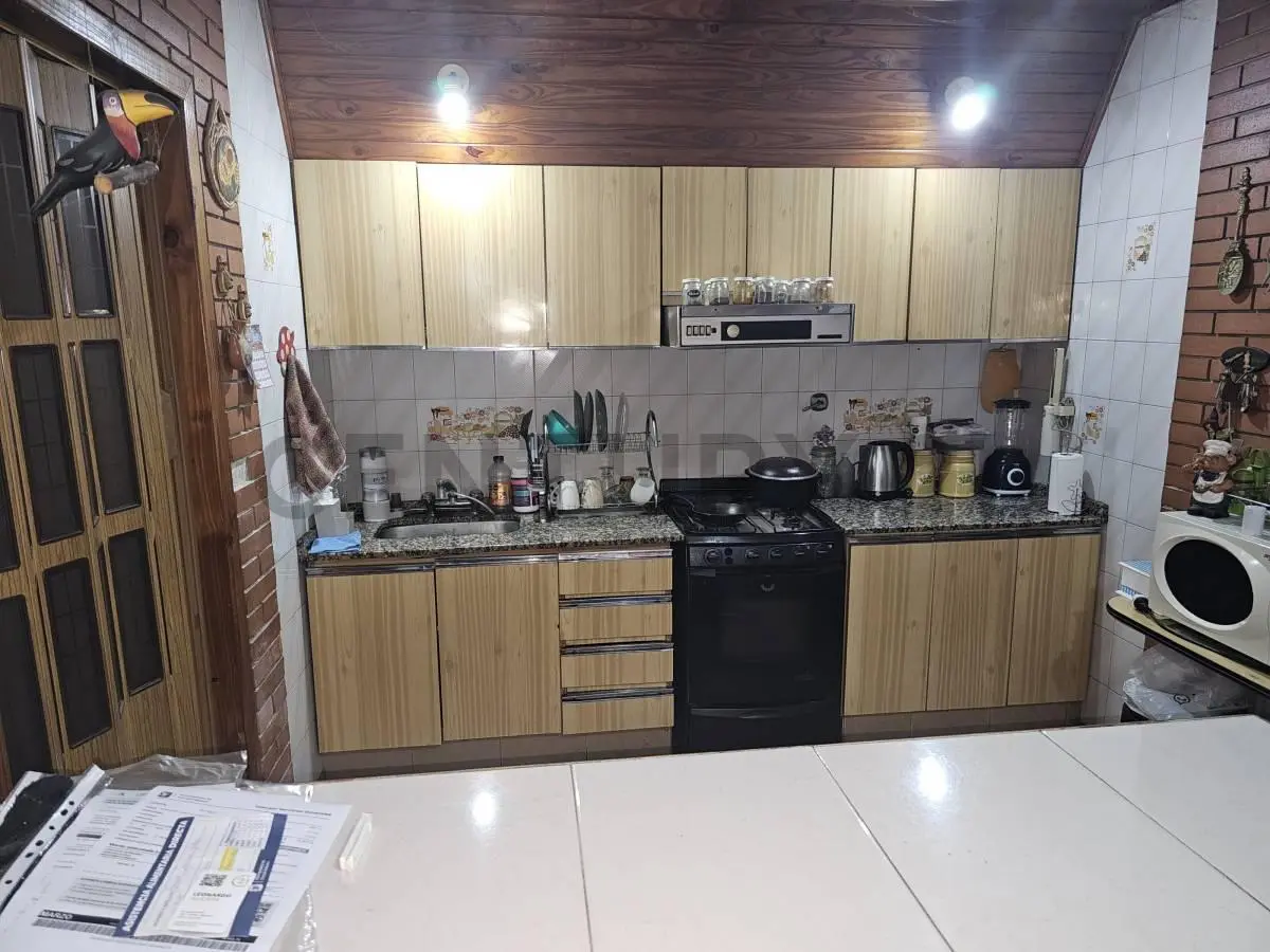 Venta Casa 3 dormitorios en Caseros 5