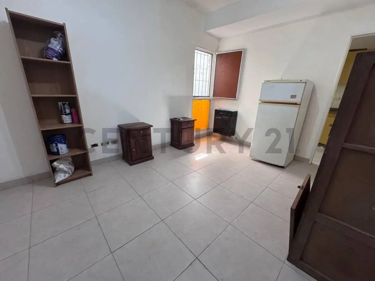 Venta Departamento 2 ambientes con patio en Parque Avellaneda 3