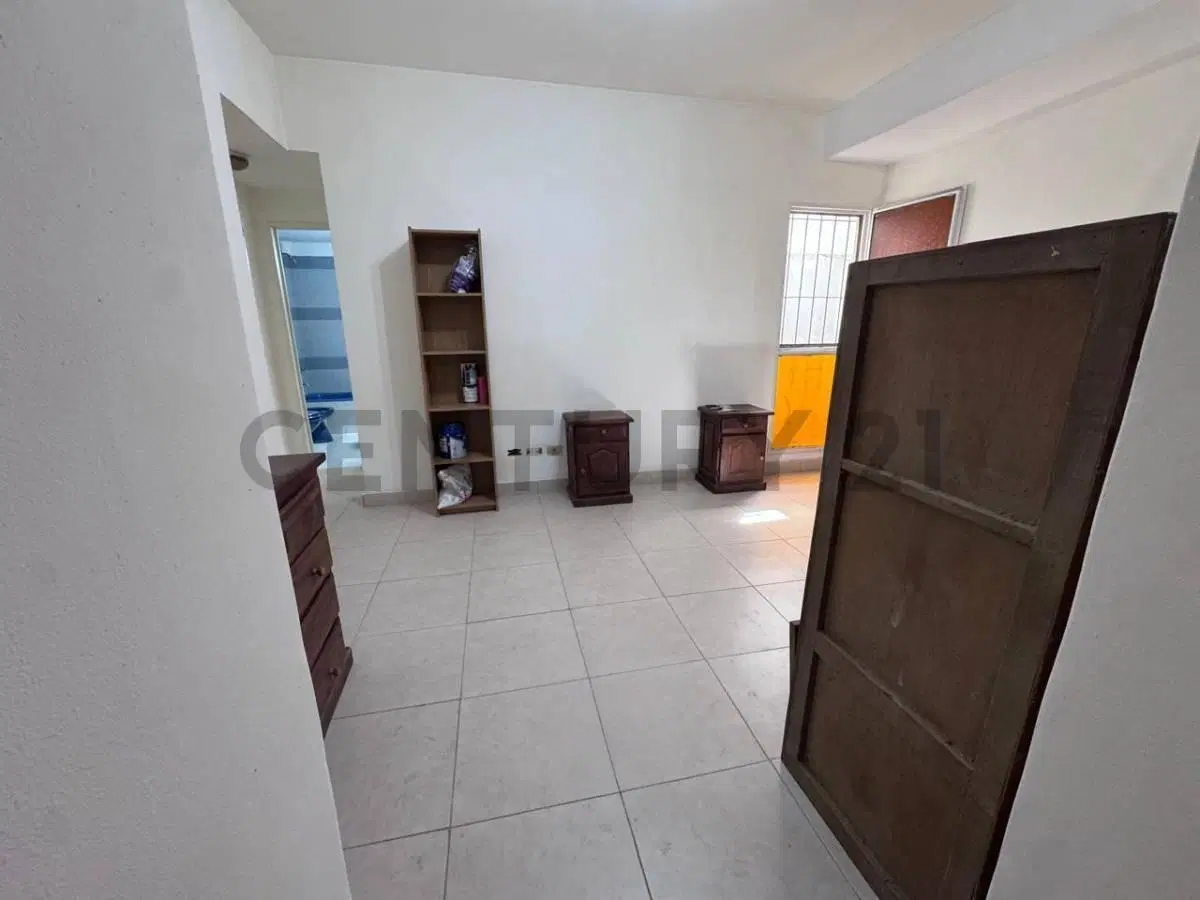 Venta Departamento 2 ambientes con patio en Parque Avellaneda 2