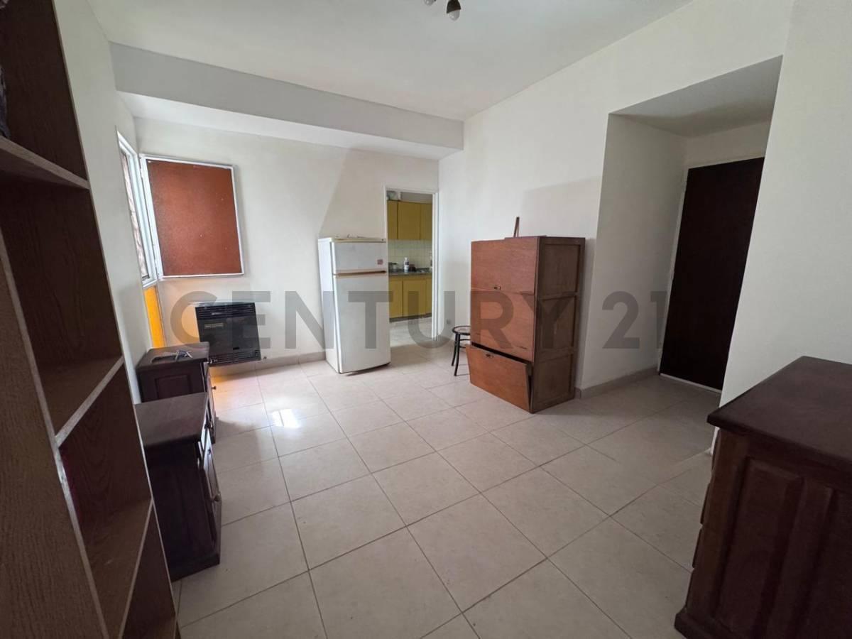Venta Departamento 2 ambientes con patio en Parque Avellaneda