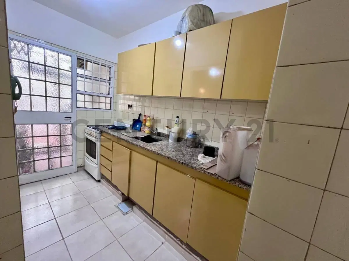 Venta Departamento 2 ambientes con patio en Parque Avellaneda 5