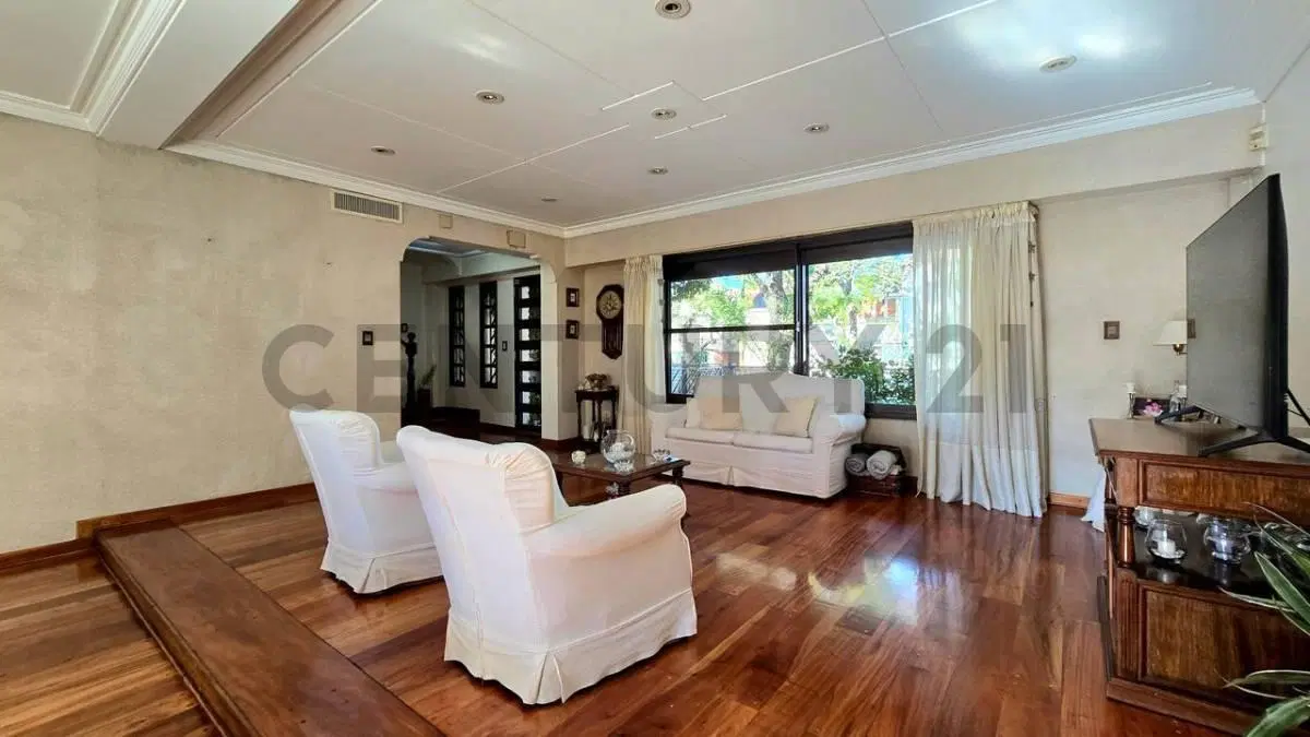 VENTA CASA 6 AMBIENTES EN VILLA PUEYRREDÓN CON COCHERA, BALCÓN, PILETA,QUINCHO CON PARRILLA y JARDÍN 3