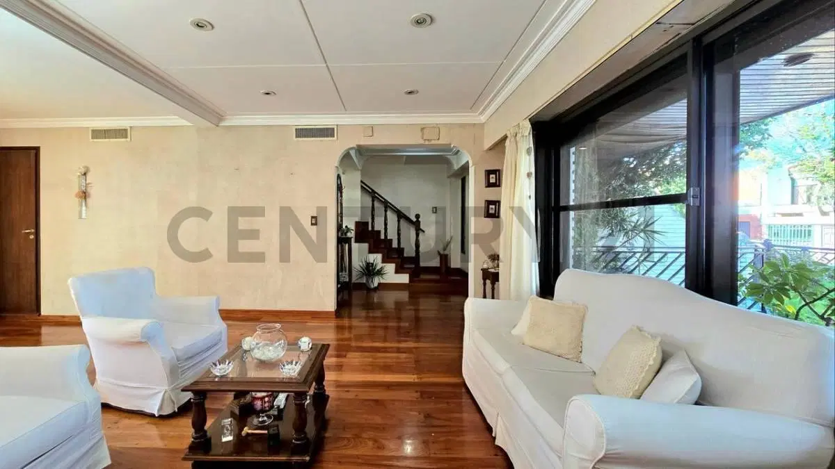 VENTA CASA 6 AMBIENTES EN VILLA PUEYRREDÓN CON COCHERA, BALCÓN, PILETA,QUINCHO CON PARRILLA y JARDÍN 2