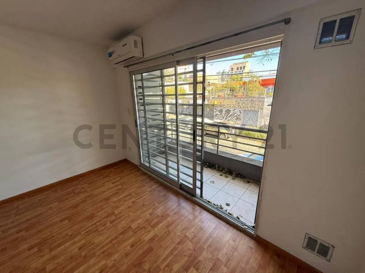 Venta Monoambiente moderno y súper luminoso en Coghlan. 8