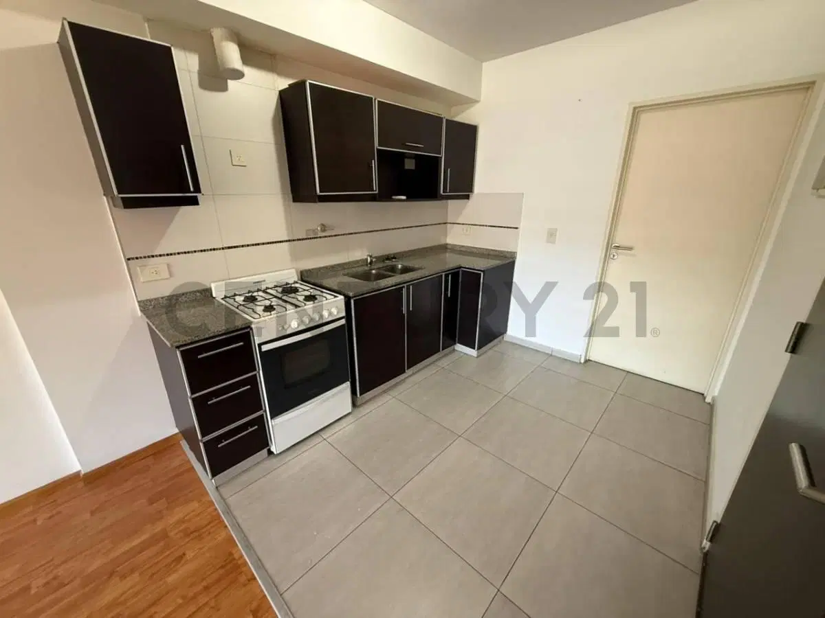 Venta Monoambiente moderno y súper luminoso en Coghlan. 2