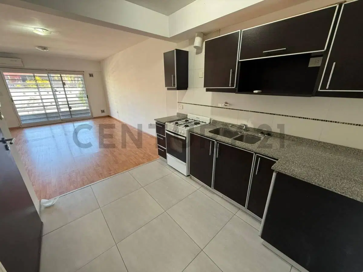 Venta Monoambiente moderno y súper luminoso en Coghlan. 4