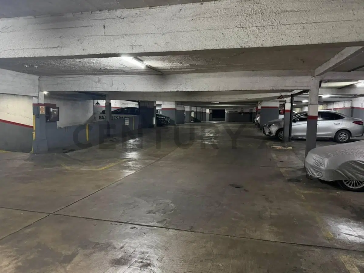 VENTA COCHERA FIJA Y CUBIERTA EN RECOLETA 5