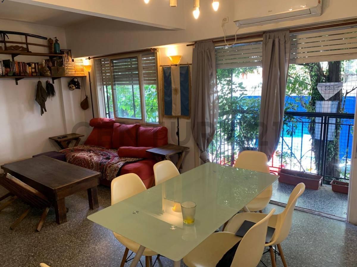 Venta Departamento al frente de 4 ambientes con patio y balcón en Almagro