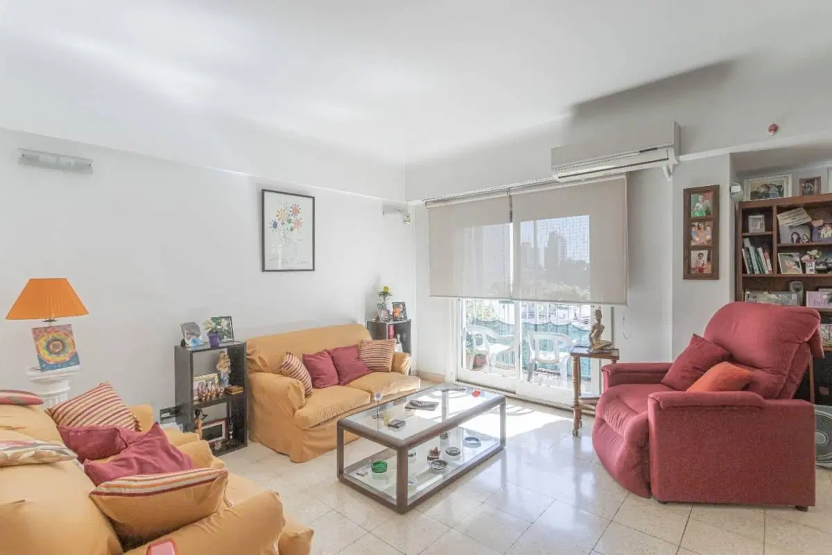 Venta Duplex  categoría 4 amb dos balcones al Frente Almagro 5