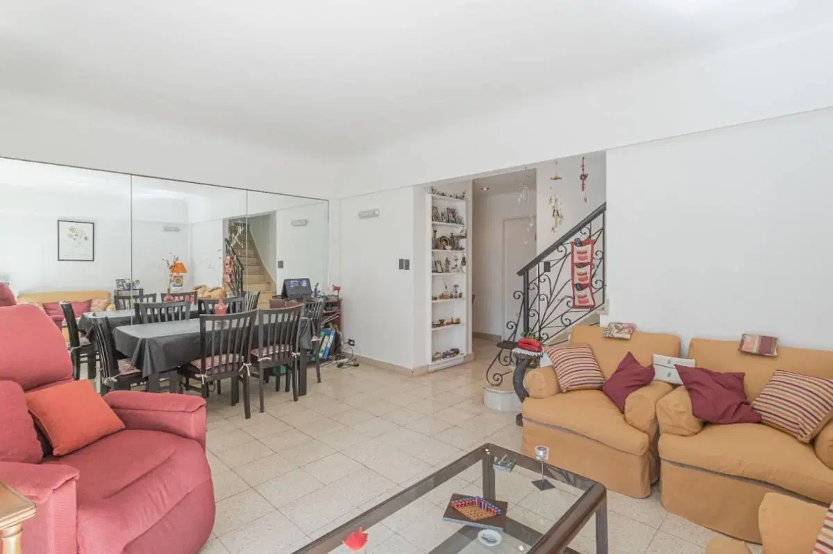 Venta Duplex  categoría 4 amb dos balcones al Frente Almagro 2