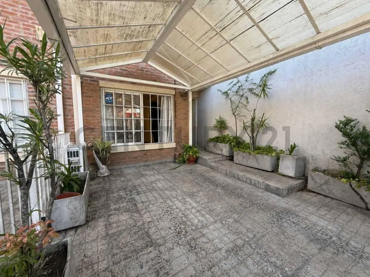 Venta Tríplex 4 Ambientes con Cochera Patio Parrilla Terraza en Carapachay 2