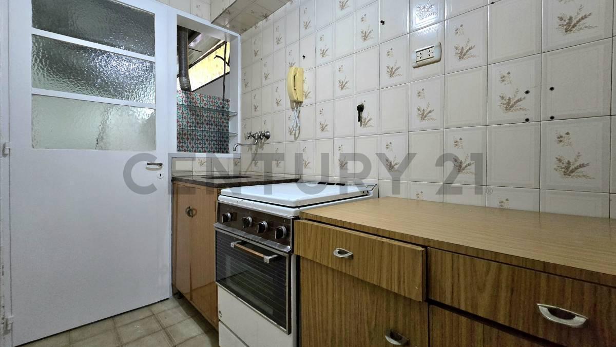 Foto de Venta departamento tipo PH 3 ambientes con doble patio en villa, imagen 2