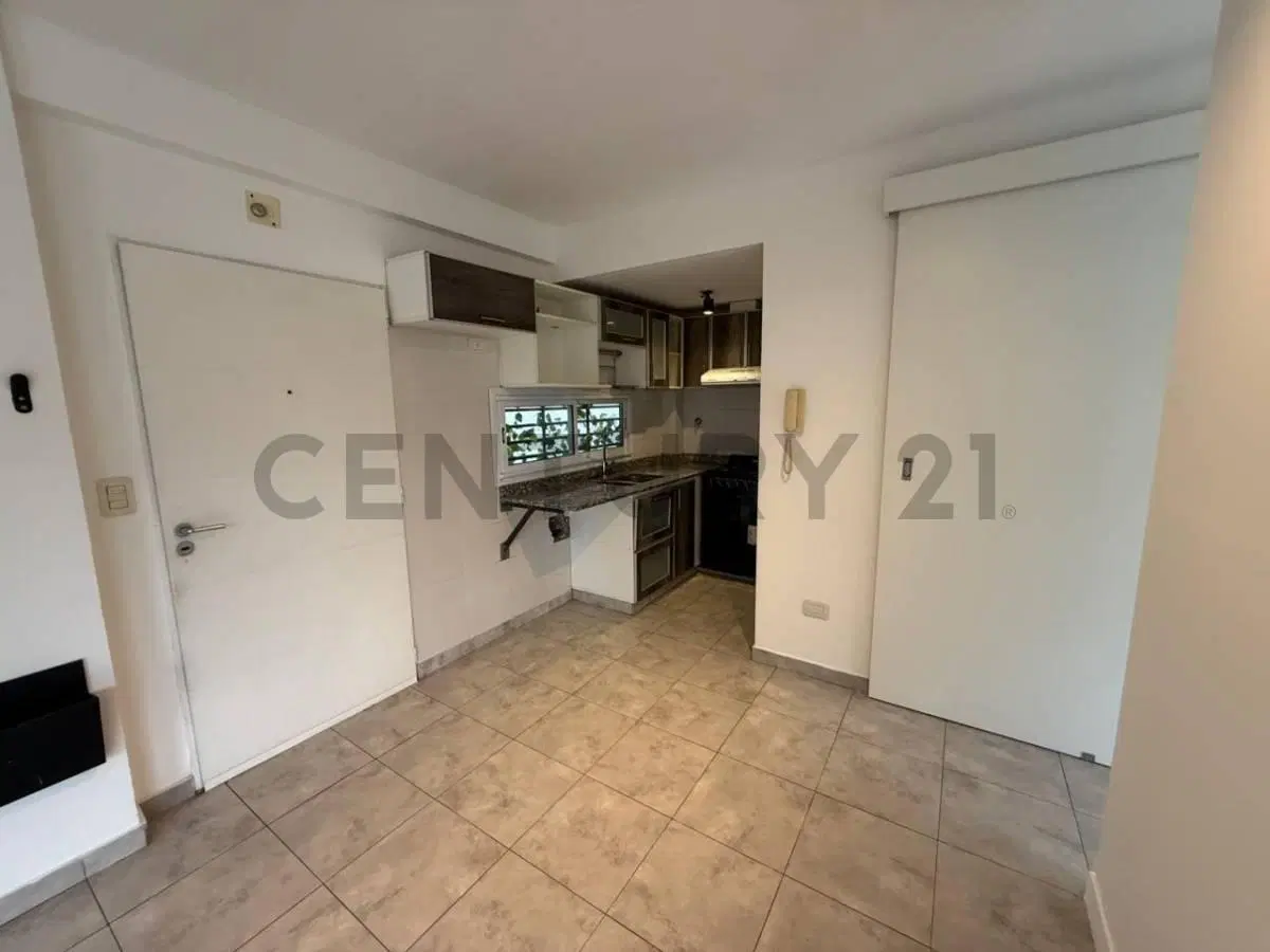 Venta | 2 Ambientes luminoso con balcón al frente en Villa Urquiza 2