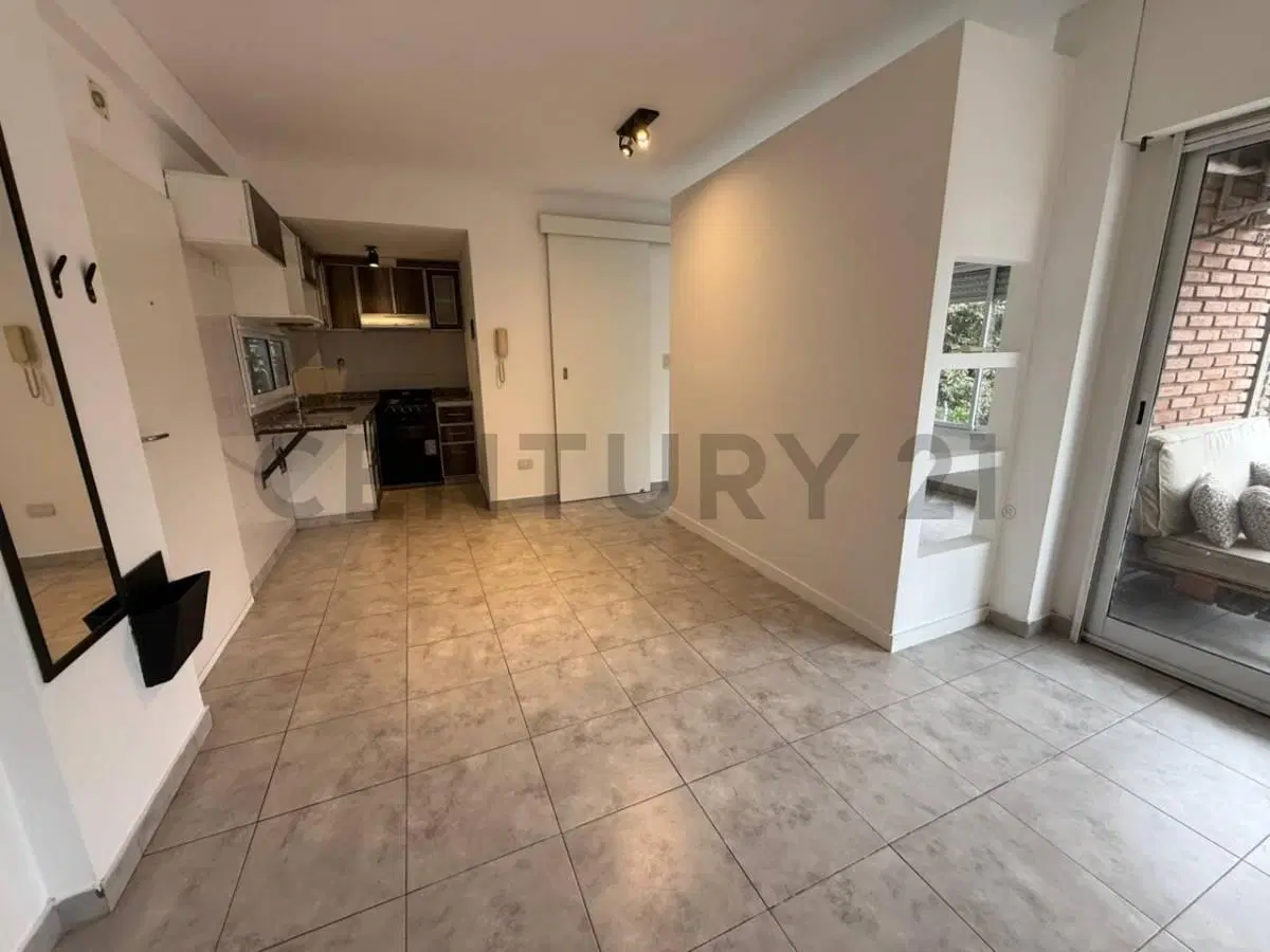 Venta | 2 Ambientes luminoso con balcón al frente en Villa Urquiza 3