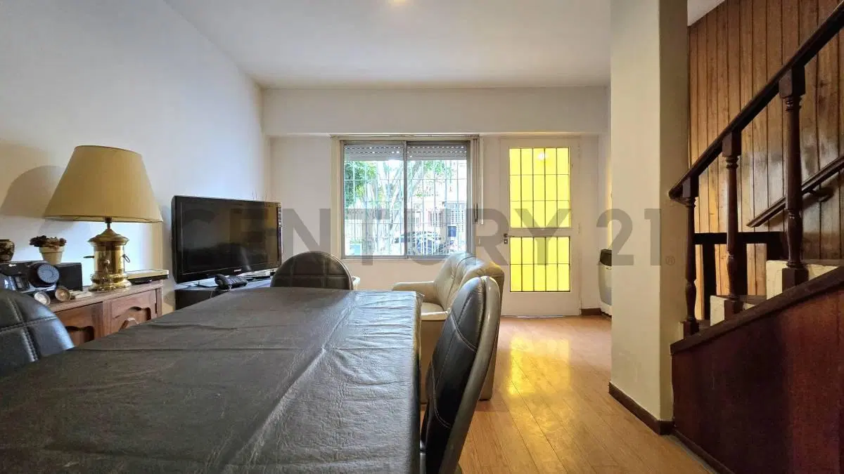 VENTA  CASA DUPLEX 4 AMB MONTE CASTRO 5