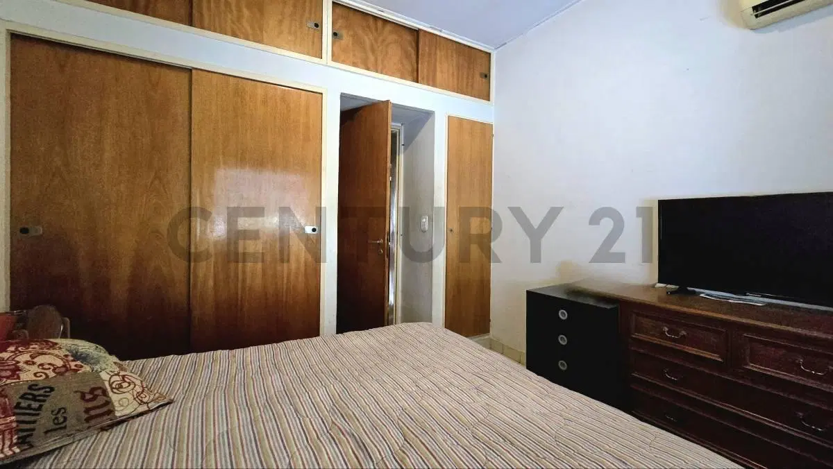 VENTA  CASA DUPLEX 4 AMB MONTE CASTRO 4