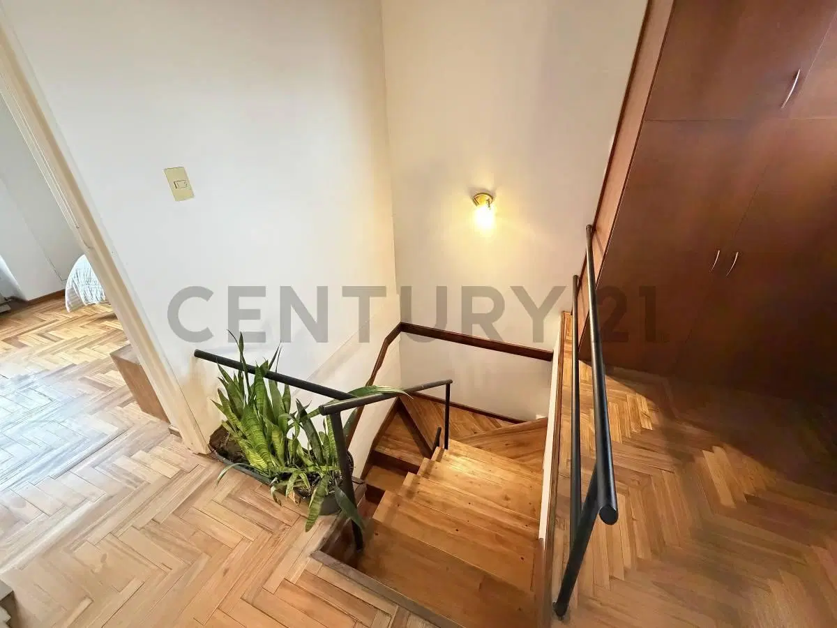 VENTA PH DUPLEX 4 AMBIENTES CON GARAGE, PATIO Y PARRILLA-ENTRADA INDEPENDIENTE-SIN EXPENSAS 2