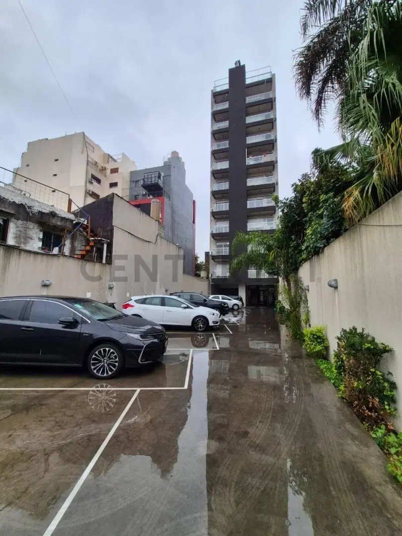 Departamento 2 Ambientes con Cochera y Parrilla Propia en MONTE CASTRO 3