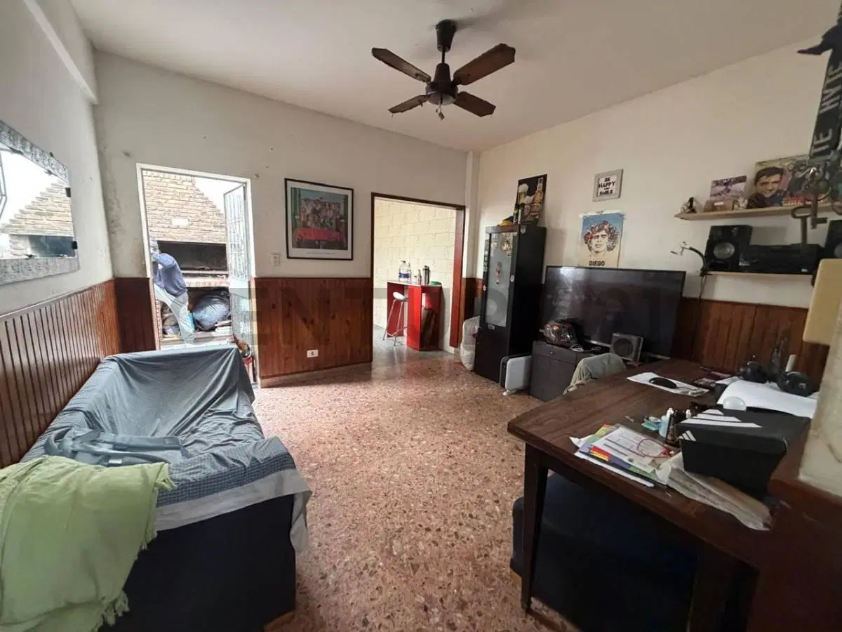 Venta Casa/lote propio con local, patio cubierto y gran terraza en Villa Pueyrredón 5