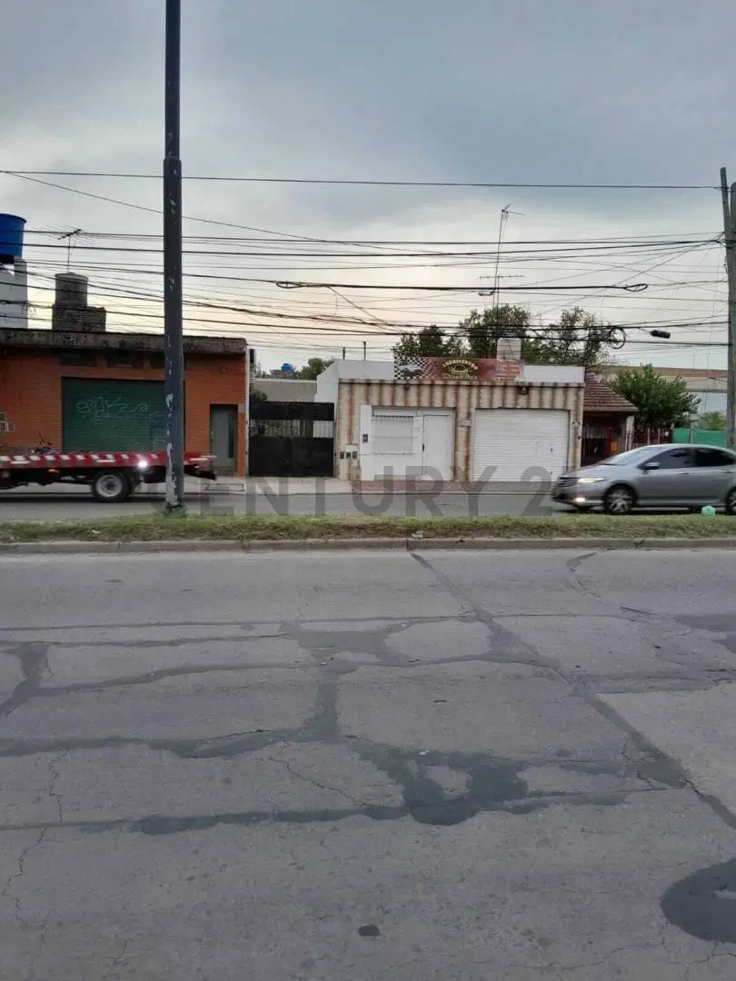 venta casa 2 ambientes y medio con 2 locales en El Talar 5