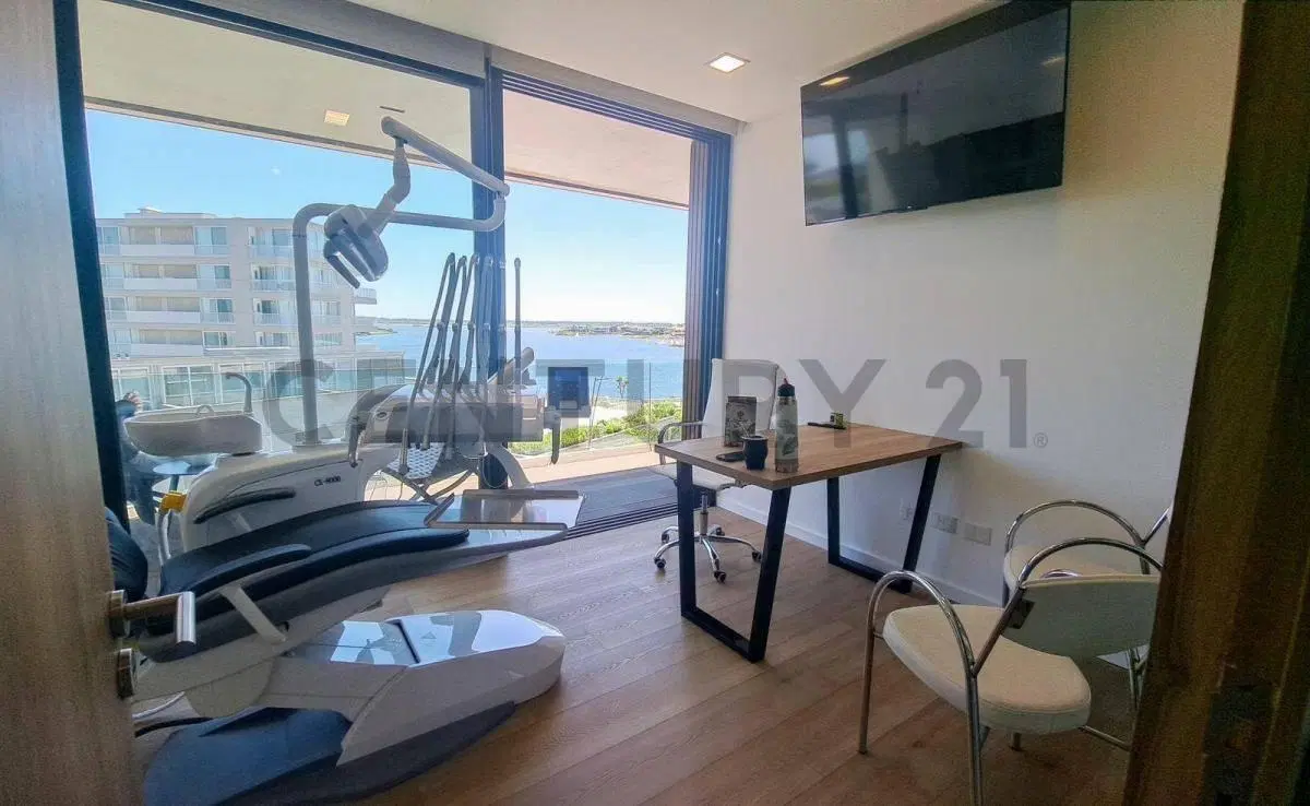 VENTA DEPARTAMENTO 2 AMBIENTES EN PUERTOS TRANSFORMADO EN CONSULTORIO MEDICO APTO PROFESIONAL CON BA 4